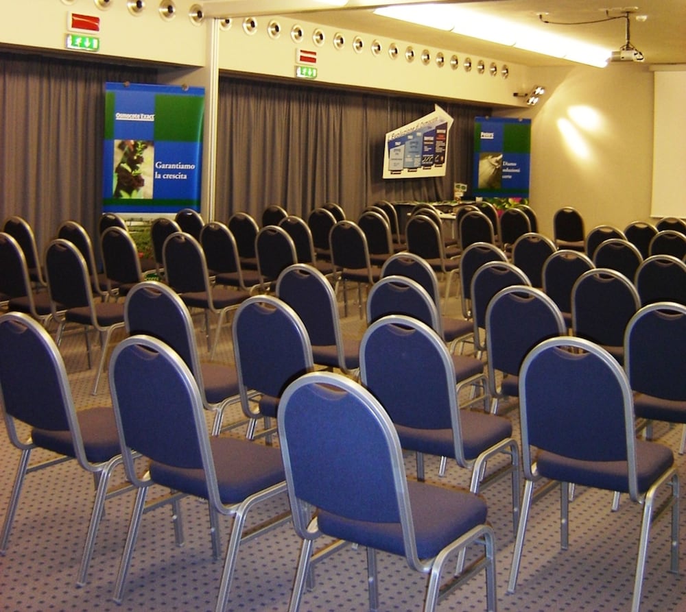 MERIDIANA COUNTRY HOTEL 29/41