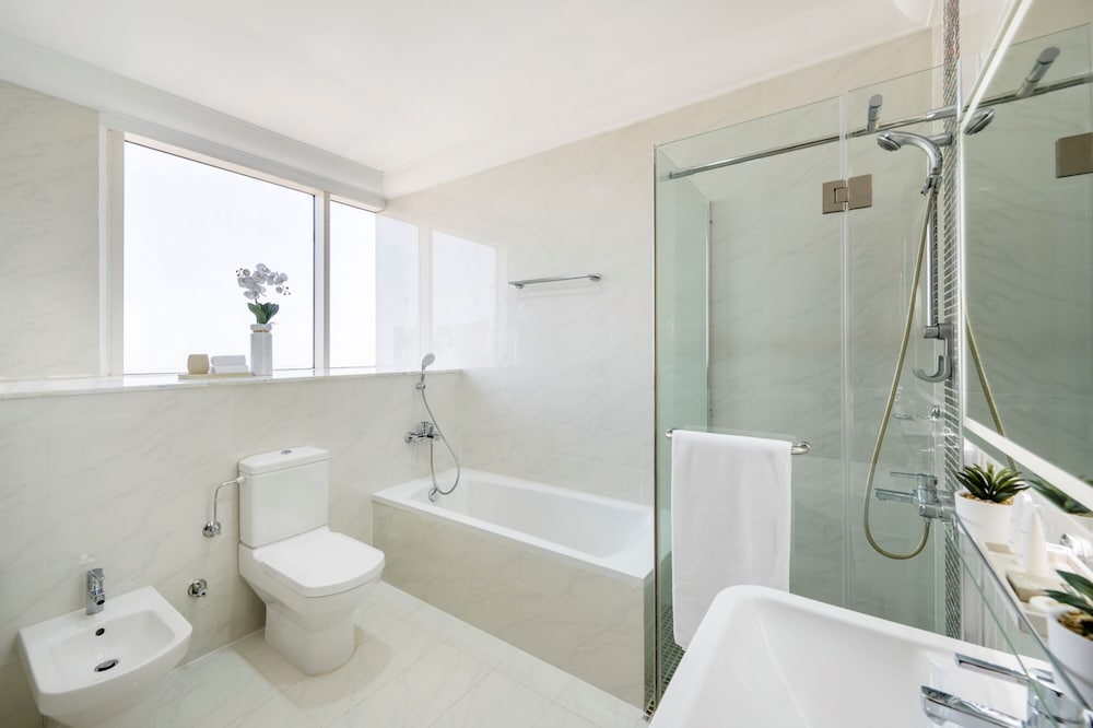 Dusit Hotel And Suites 59/64