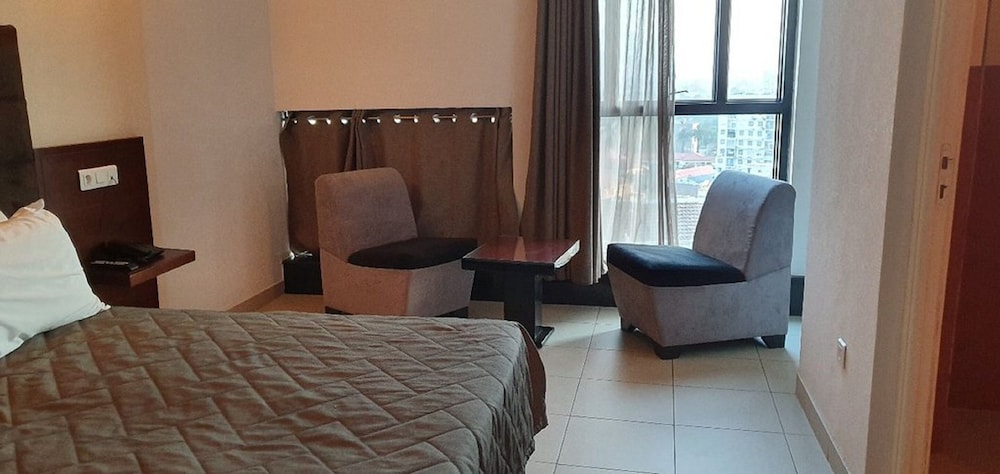 Du Nord Hotel 12/19