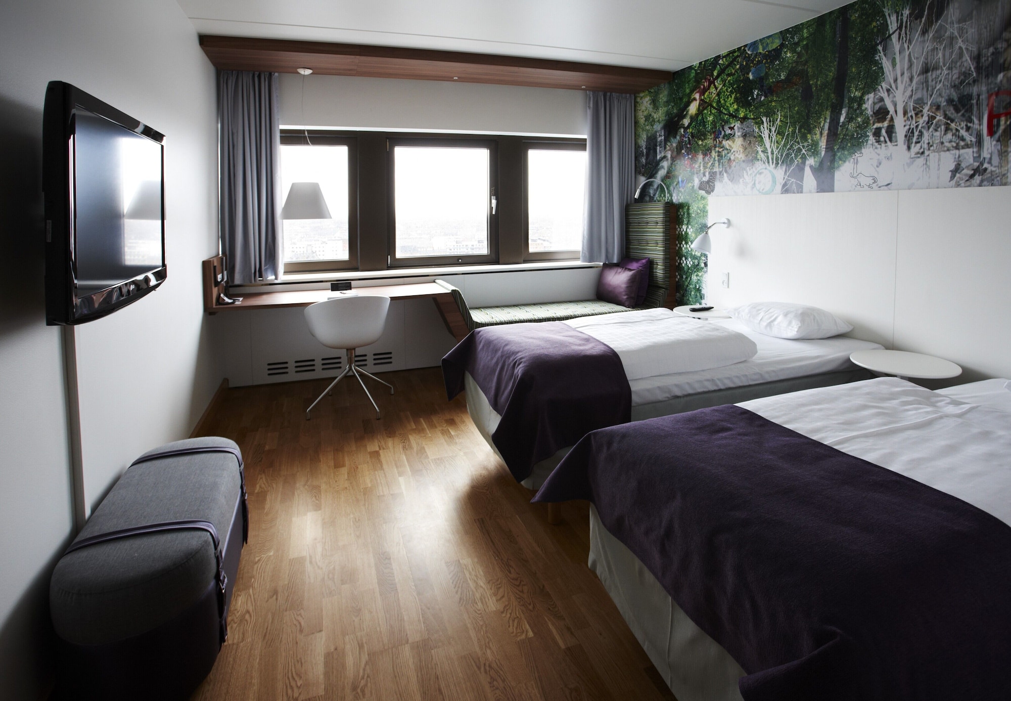 ROOM, DOUBLE BED