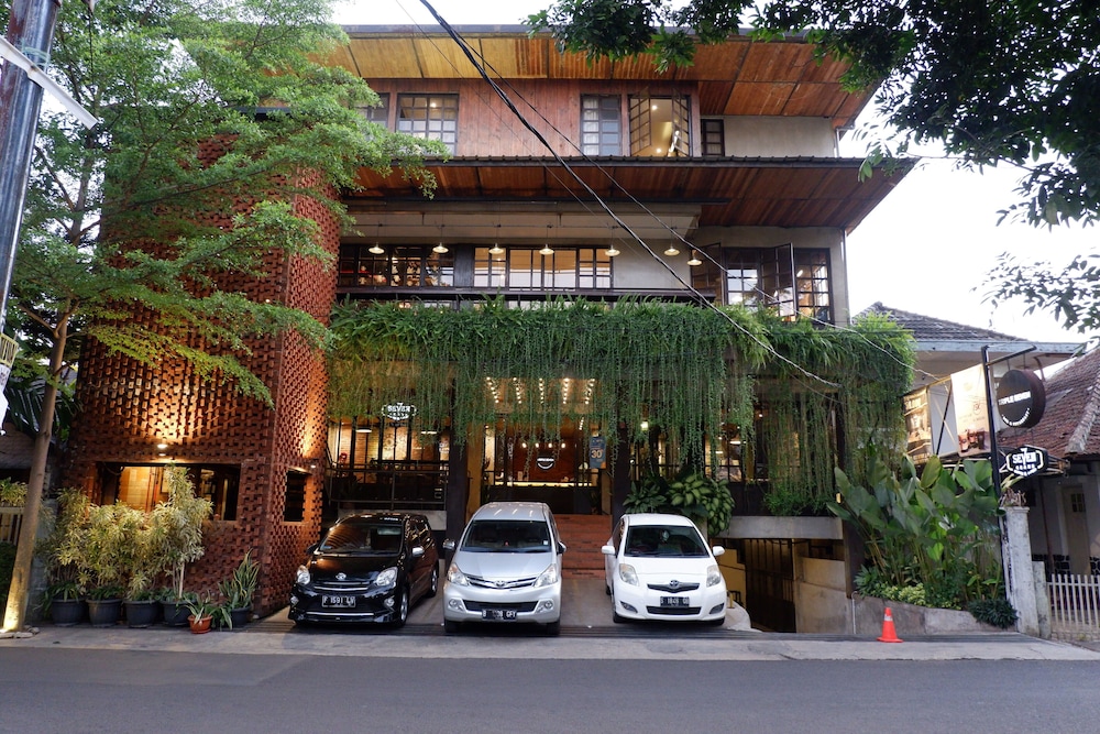 Triple Seven Hotel 29/39