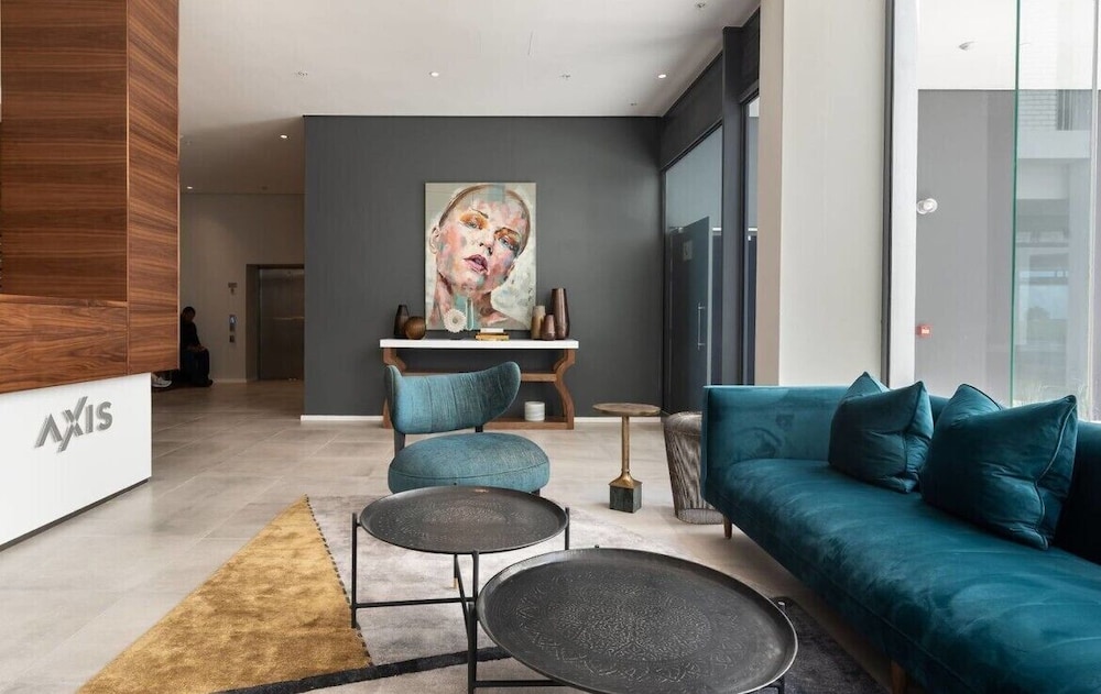 Axis Luxury Apartments 9/25