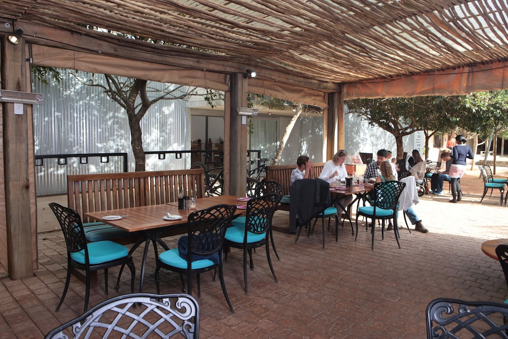 Casterbridge Hollow Boutique Hotel 42/52