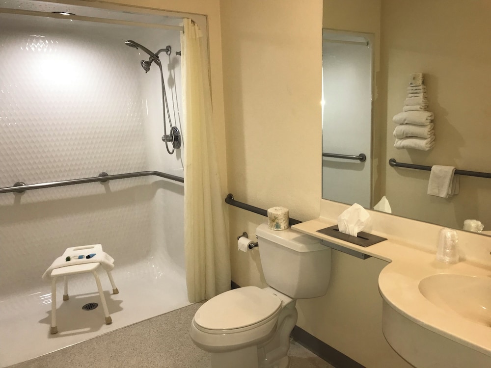 غرفة ديلوكس مفردة بسرير كينج، Travelodge by Wyndham Chadron 5/8