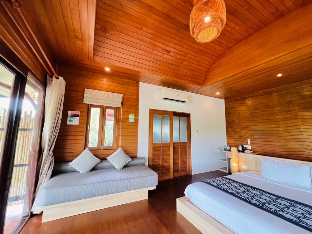 2 Bedrooms, Family, 2 King Beds, Sea View