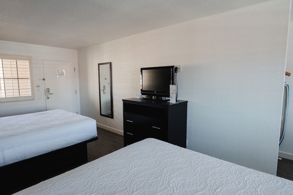 غرفة ديلوكس بسريرين كوين، Old Town Western Inn & Suites 6/10