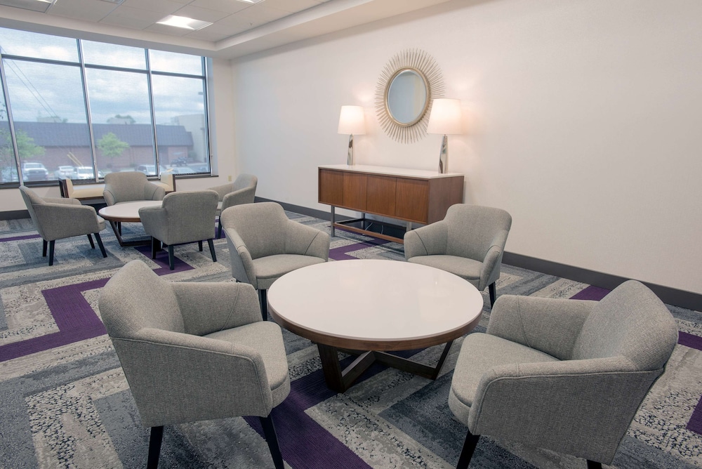 Hyatt Place Cincinnati / Sharonville Convention Center 40/62