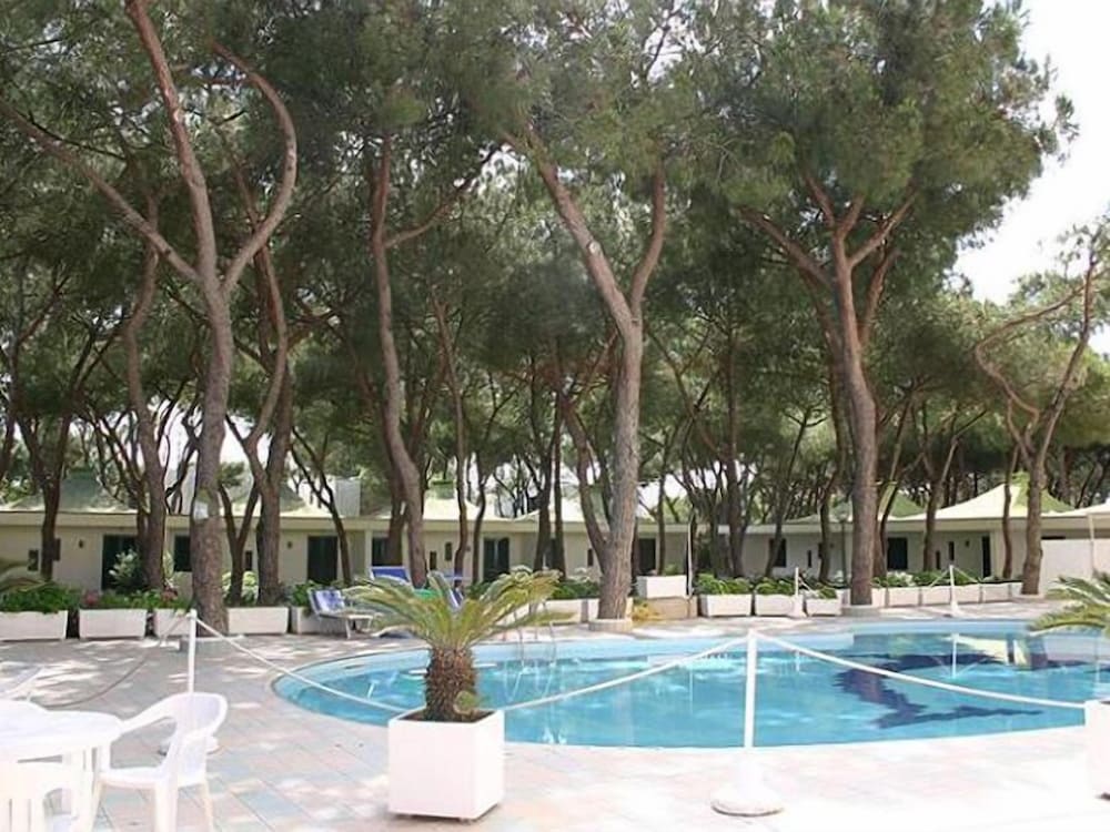 Giulivo Hotel Village 41/50
