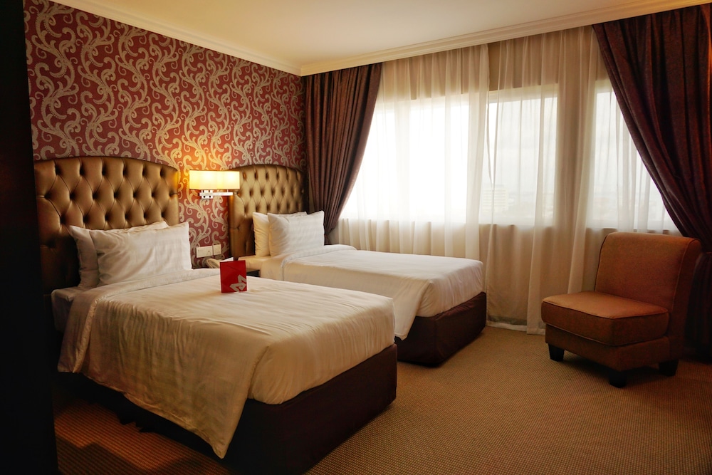 Merchant Hotel 15/66