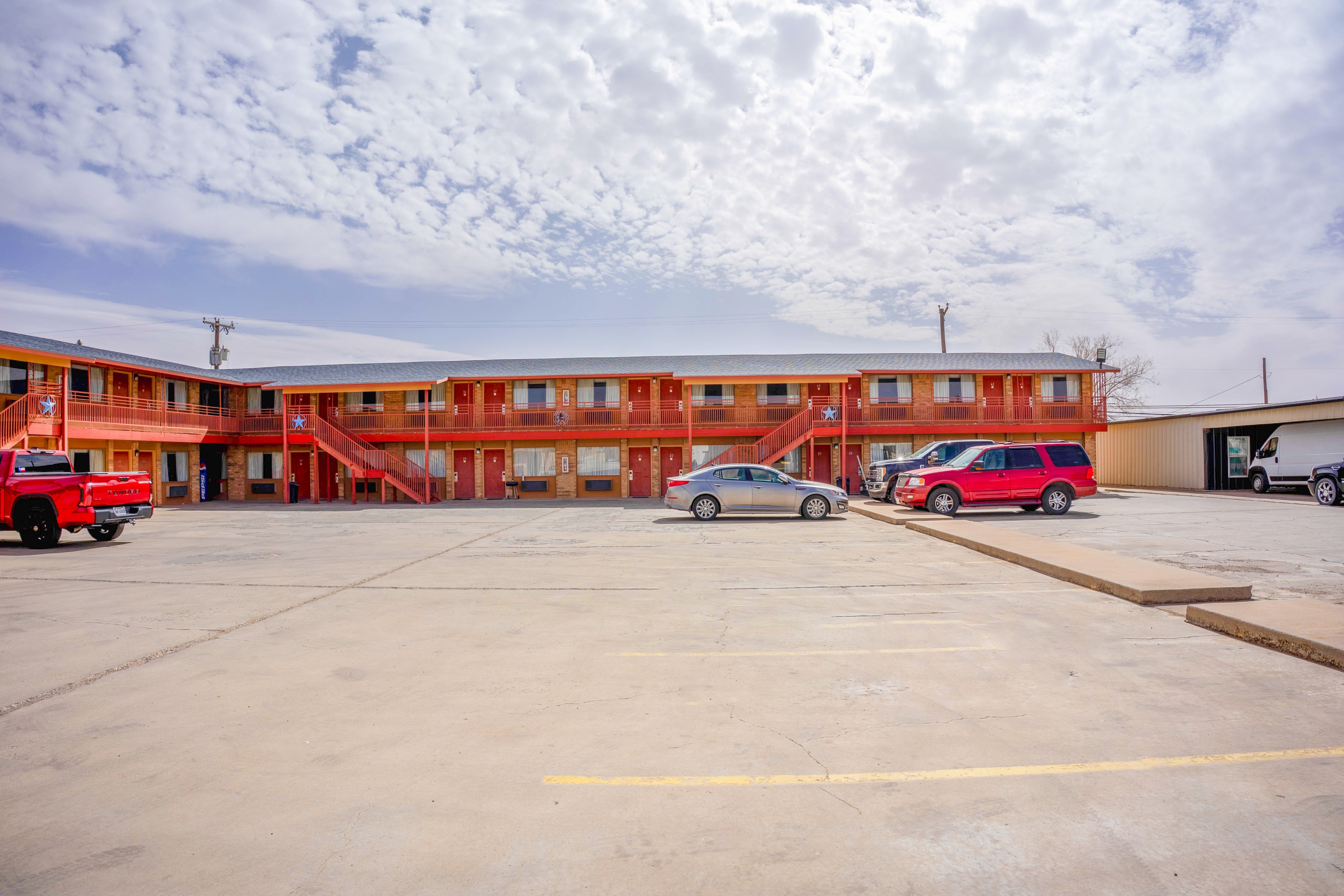 Crown Inn - Denver, Tx 30/42