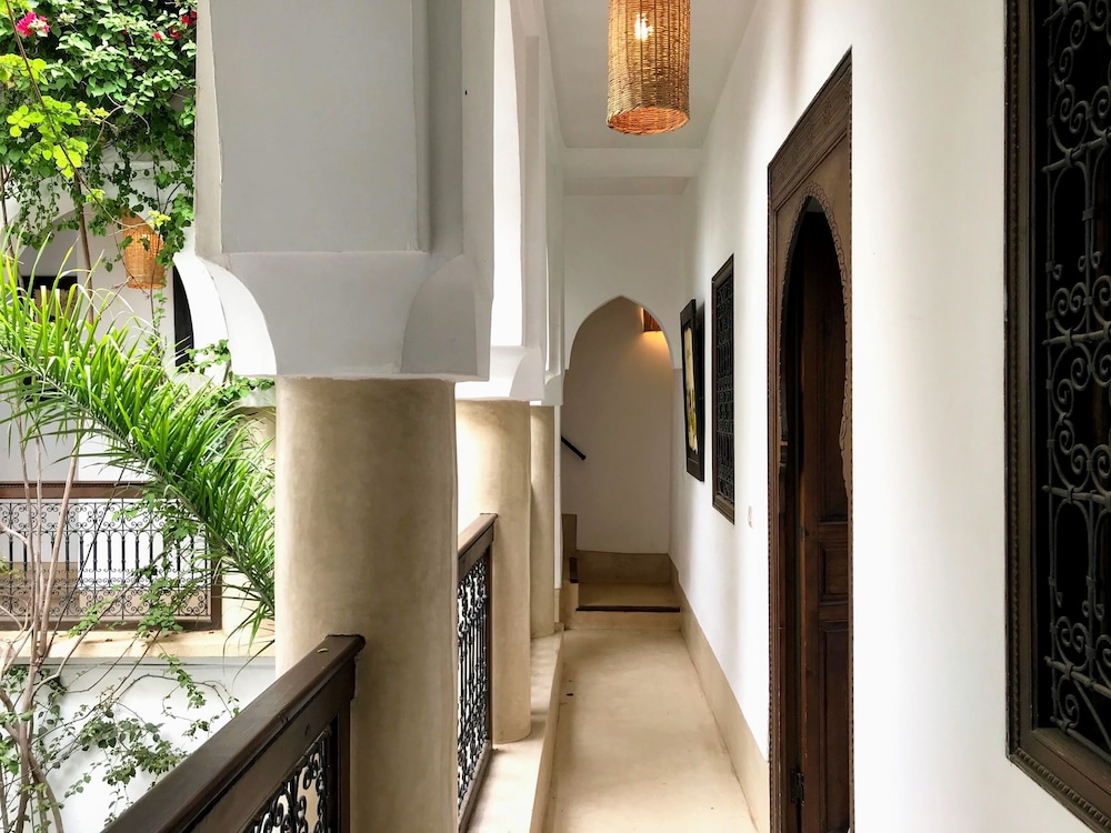 Riad Dar Zaman 9/69