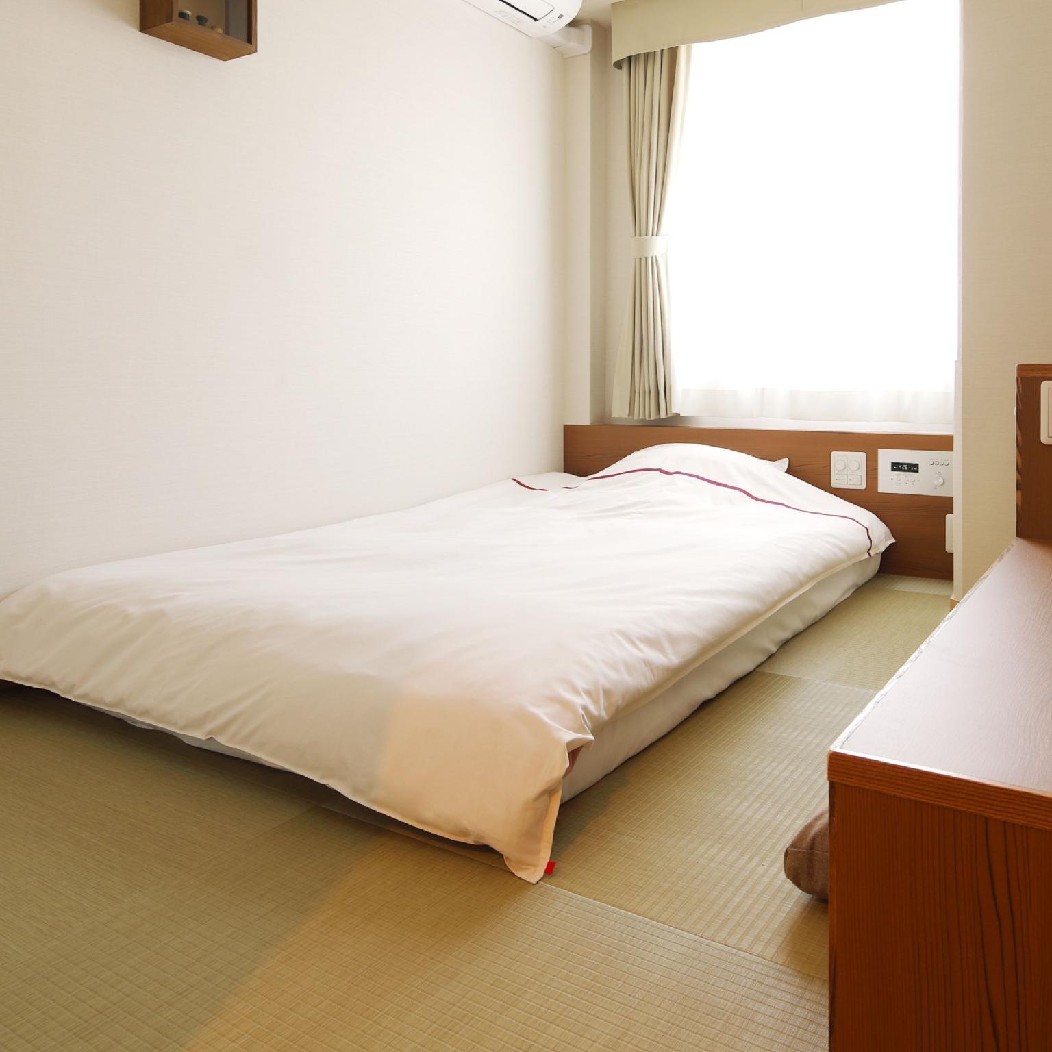 Concept, Single, Tatami, the Floor