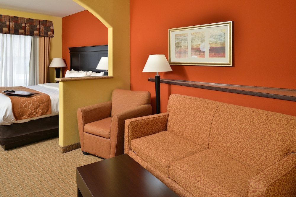Comfort Suites Salina 35/44