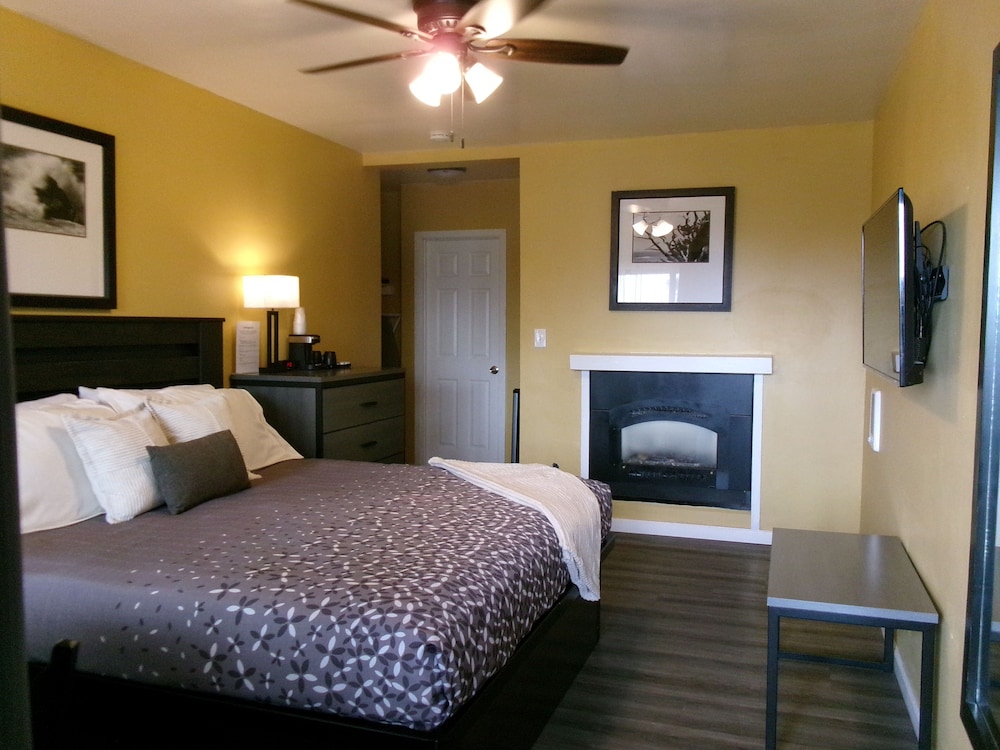 ROOM, KING BED