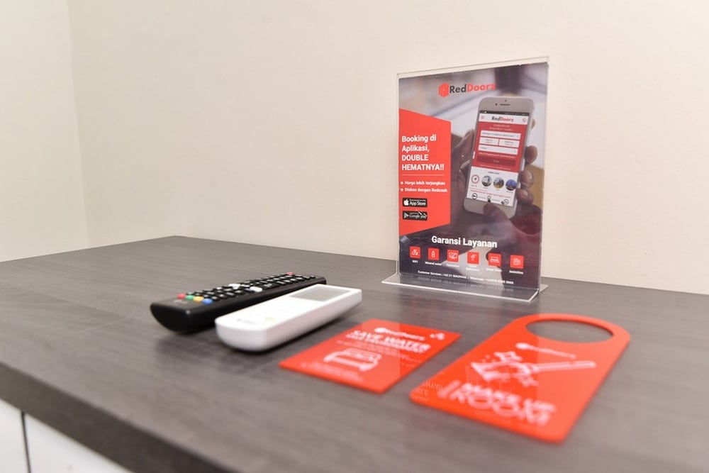 Reddoorz Plus Near Jalan Imam Bonjol Denpasar 20/28