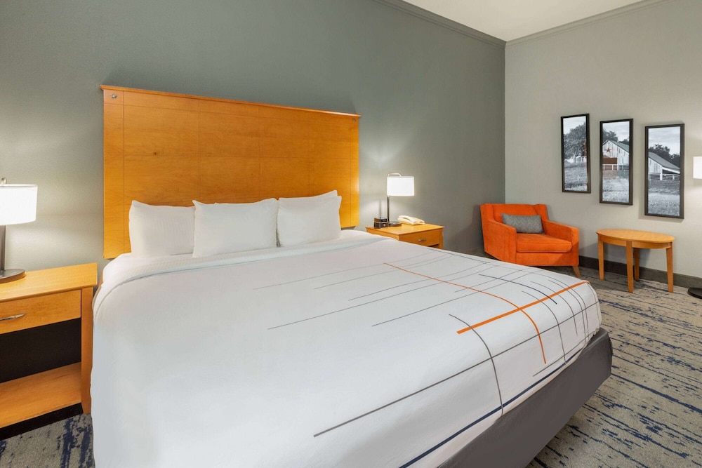 Deluxe, King Bed
