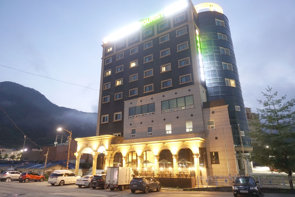 Persimmon Tourist Hotel 1/42