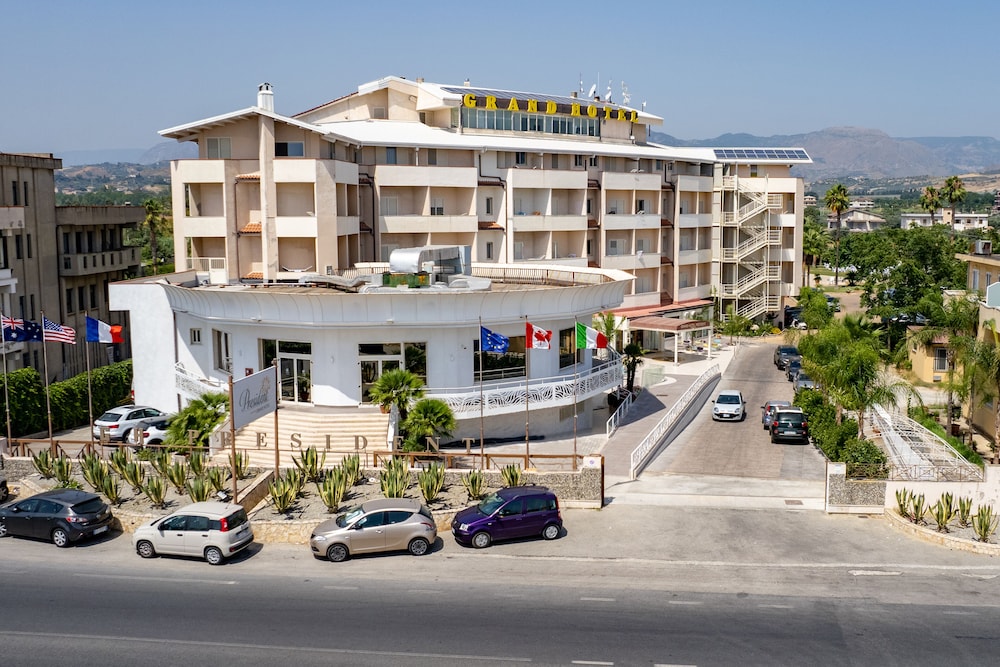 Grand Hotel President 30/50