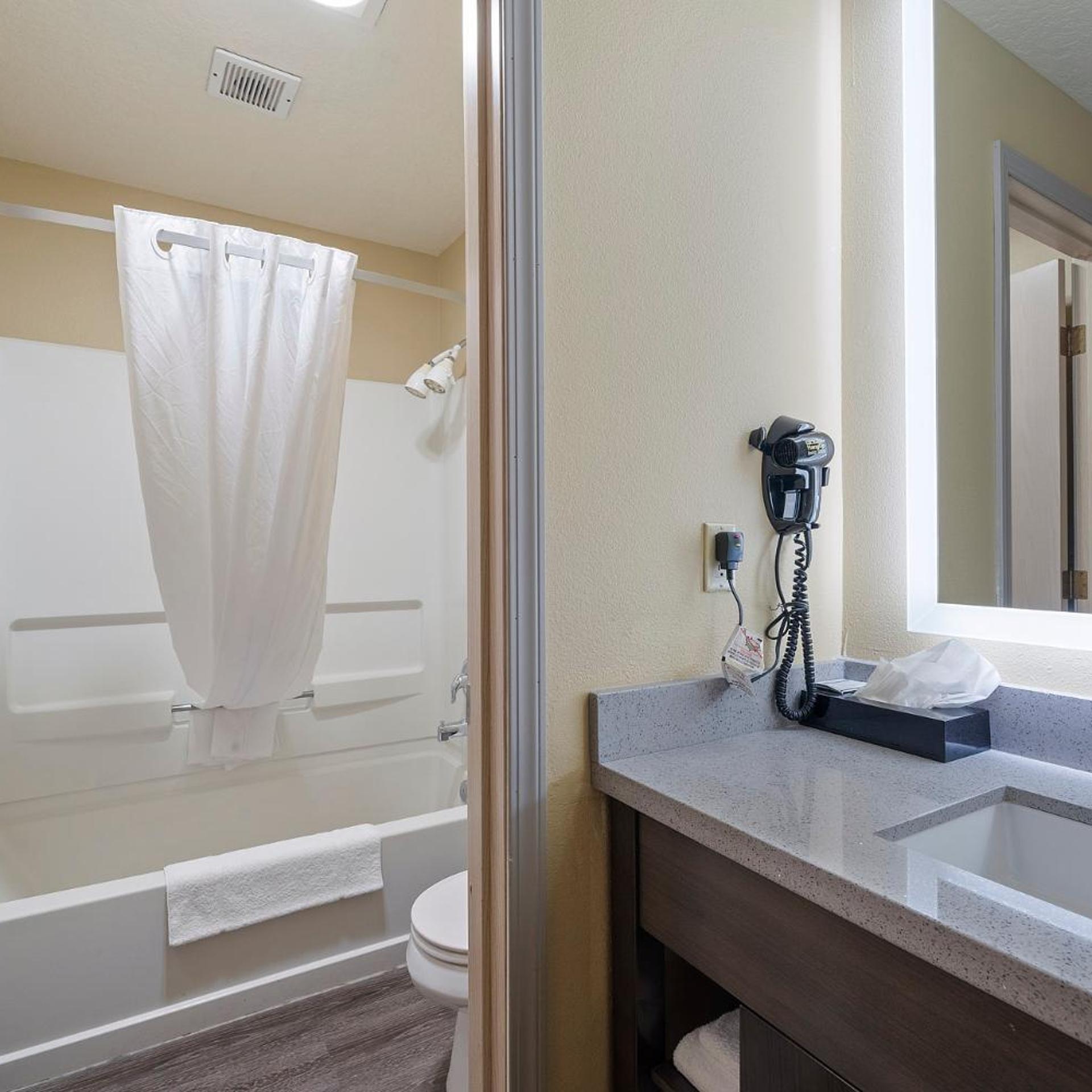 Cedars Ocean View Inn 32/35