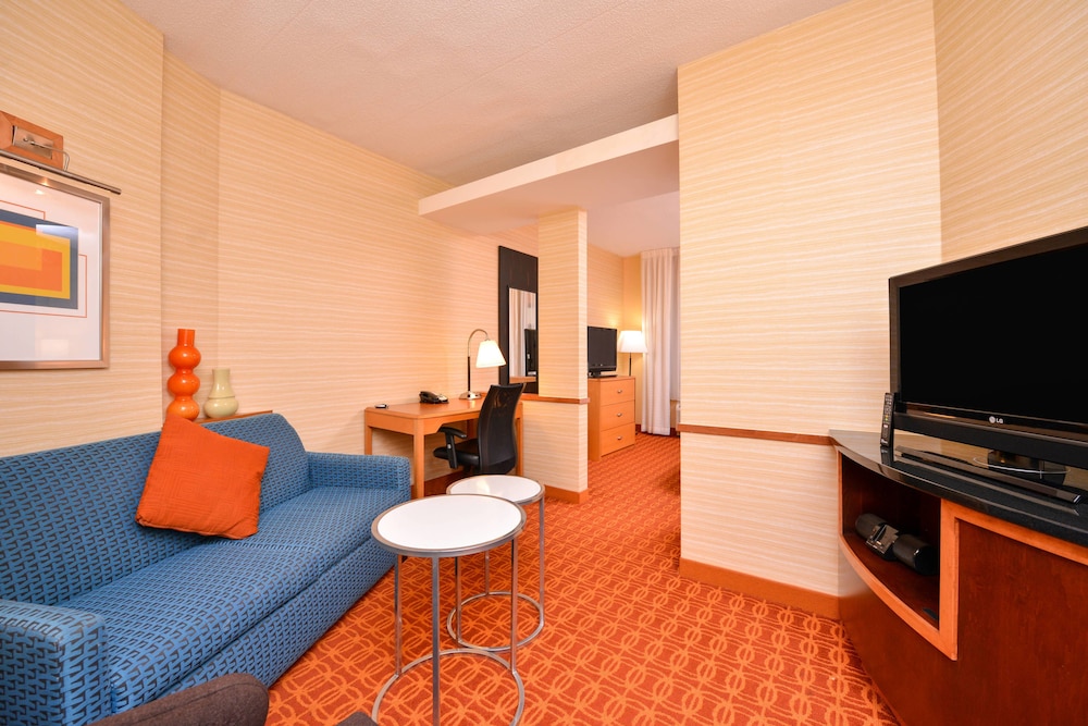 Fairfield Inn & Suites by Marriott White Marsh 23/33