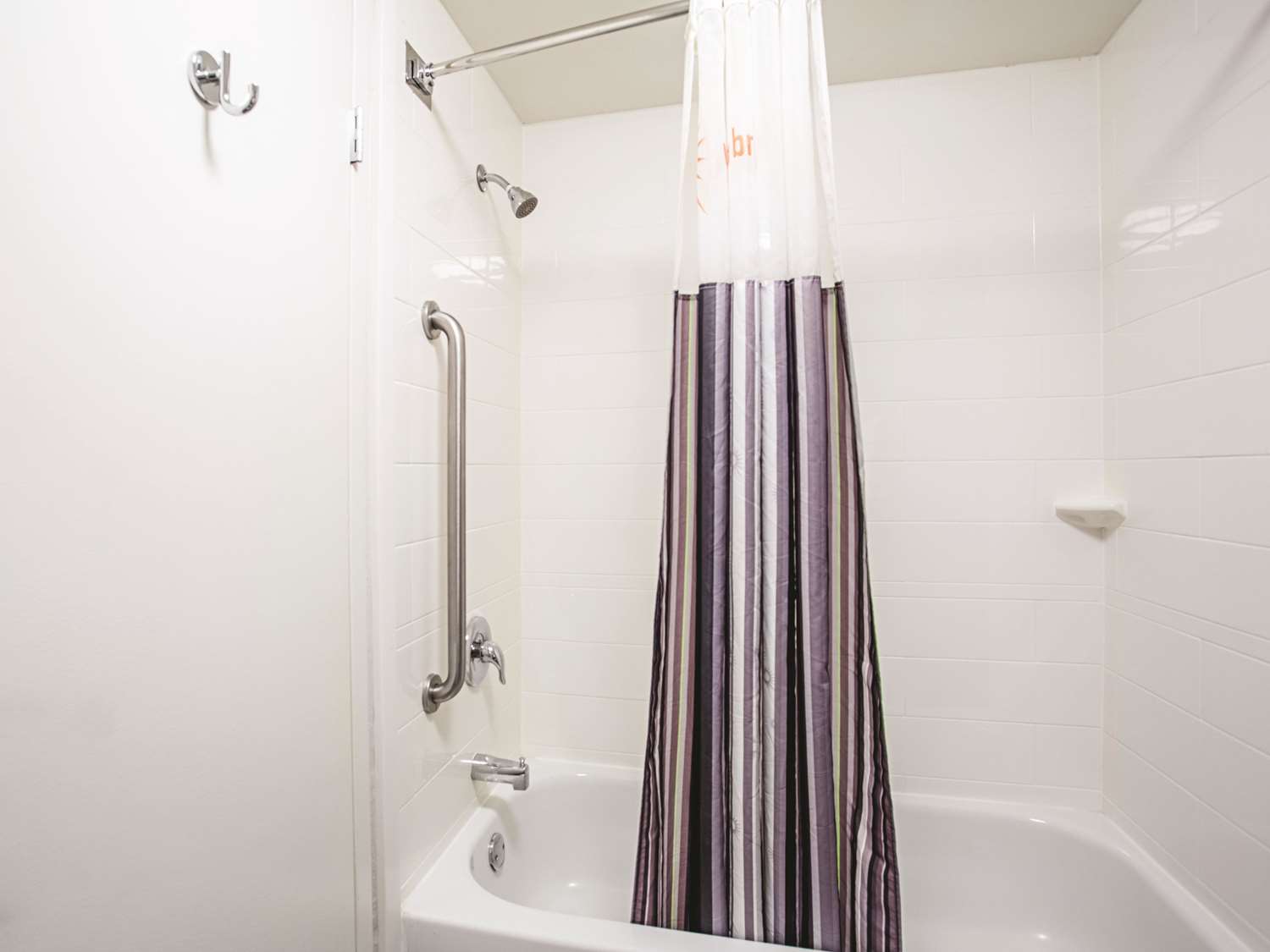 La Quinta Inn & Suites by Wyndham Baltimore N / White Marsh 42/46
