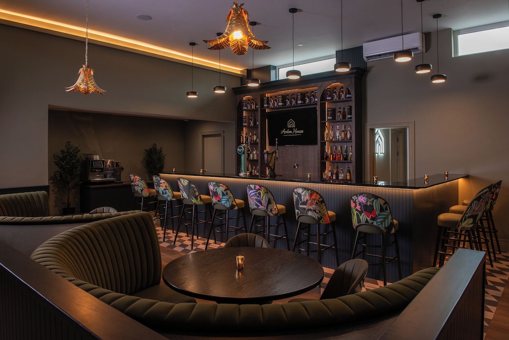 Hillgrove Hotel 42/49