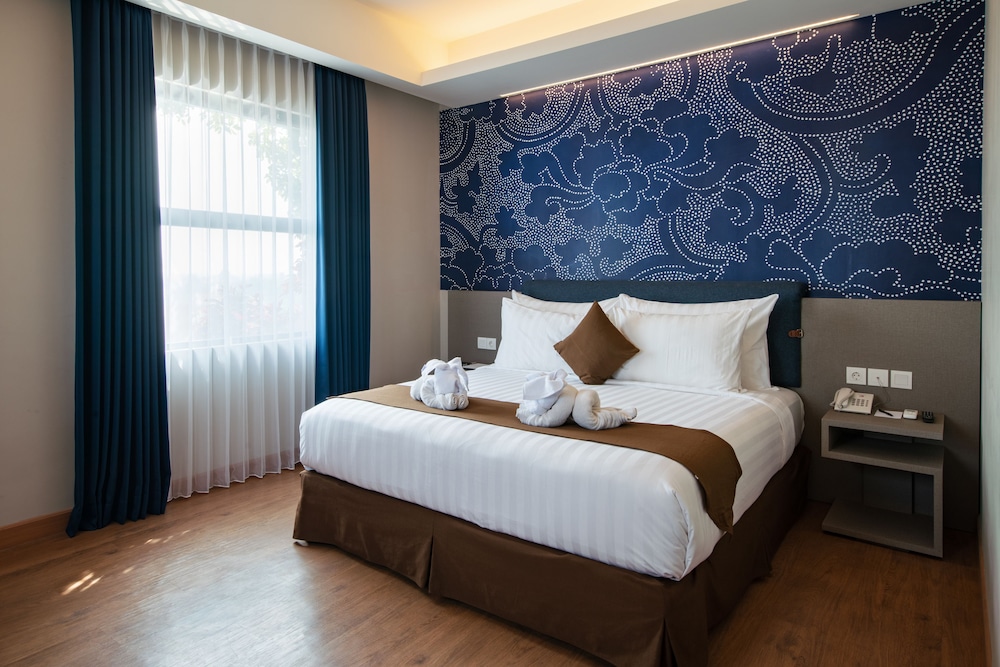 Luminor Hotel Airport Sidoarjo By WH, Best Choice and Strategic Location with a Rooftop area in Town 4/38