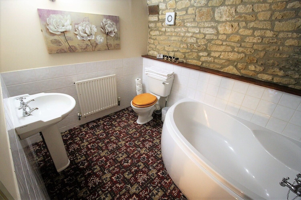 The Kings Arms 54/56