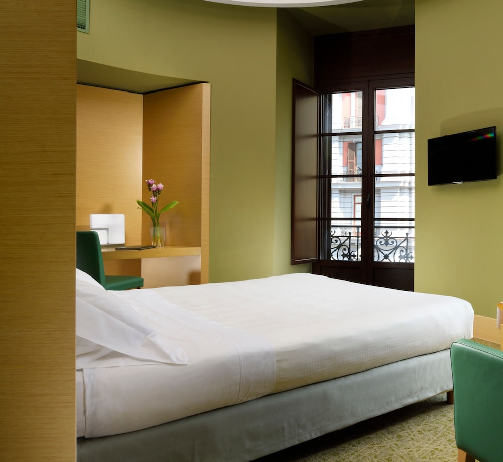 Unahotels Napoli 14/76
