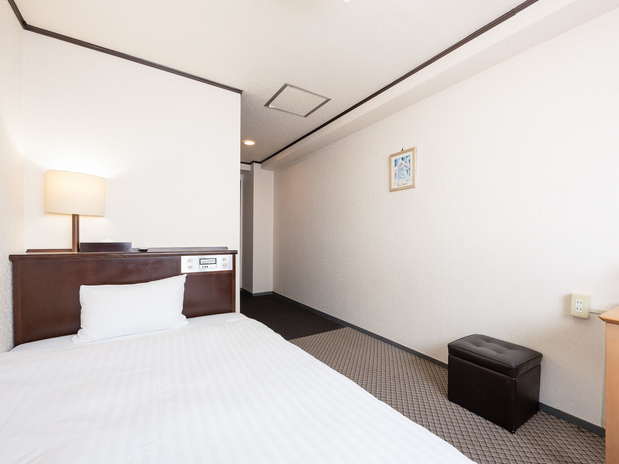 ROOM, SINGLE