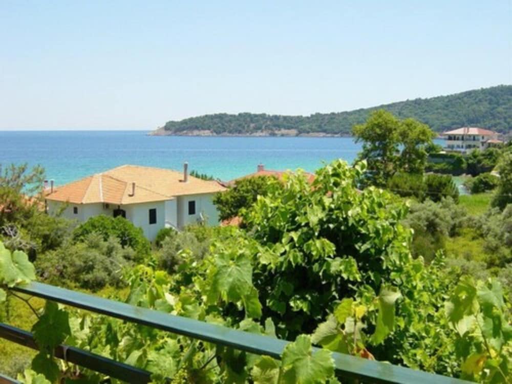 Blue Bay Beach Hotel 46/50