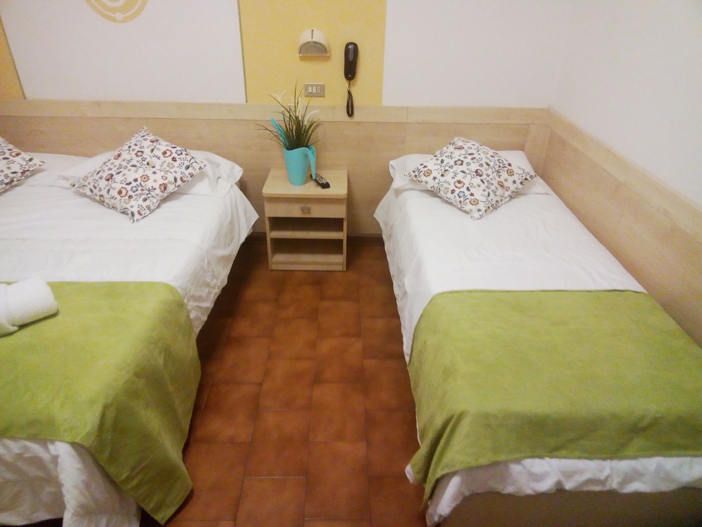 New Hotel Jolie 10/34
