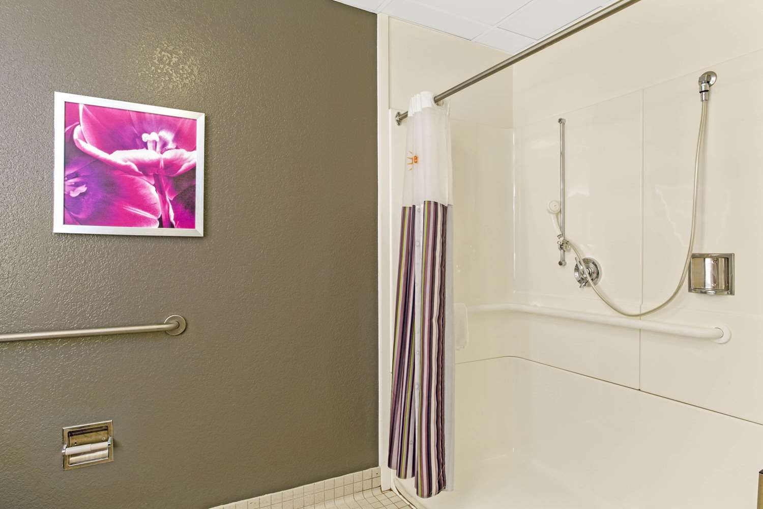 La Quinta Inn & Suites by Wyndham Boston Andover 9/26