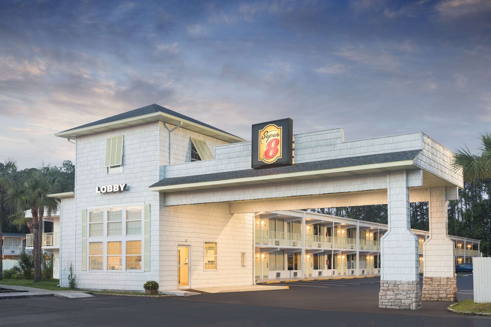 Super 8 By Wyndham Kingsland 2/17