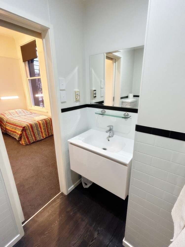Leviathan Heritage Hotel Dunedin 65/66