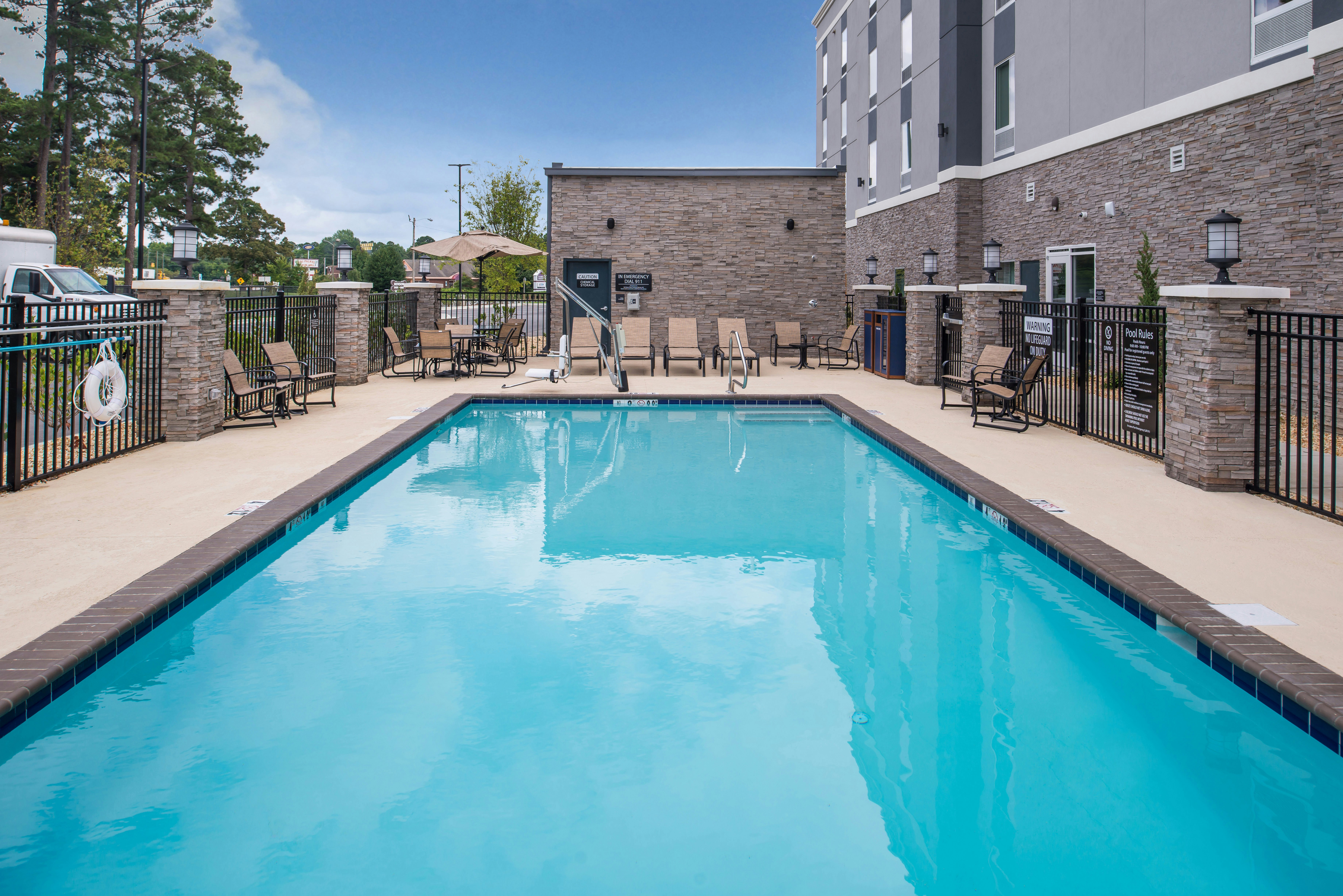 Hampton Inn Benson Nc 33/66