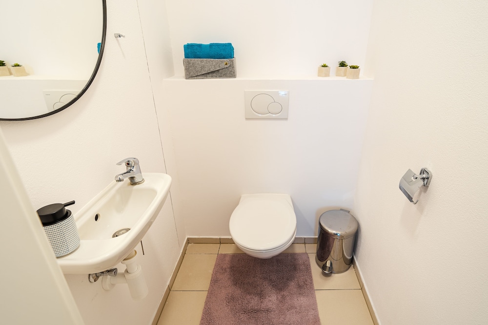 Ambiente Serviced Apartments - Centre 50/50