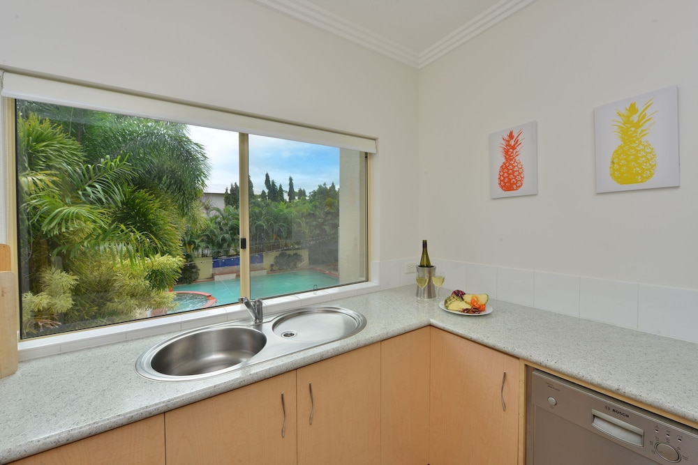 Central Plaza Port Douglas 25/63
