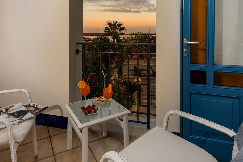 Hotel Ristorante Mediterraneo Faro 48/56