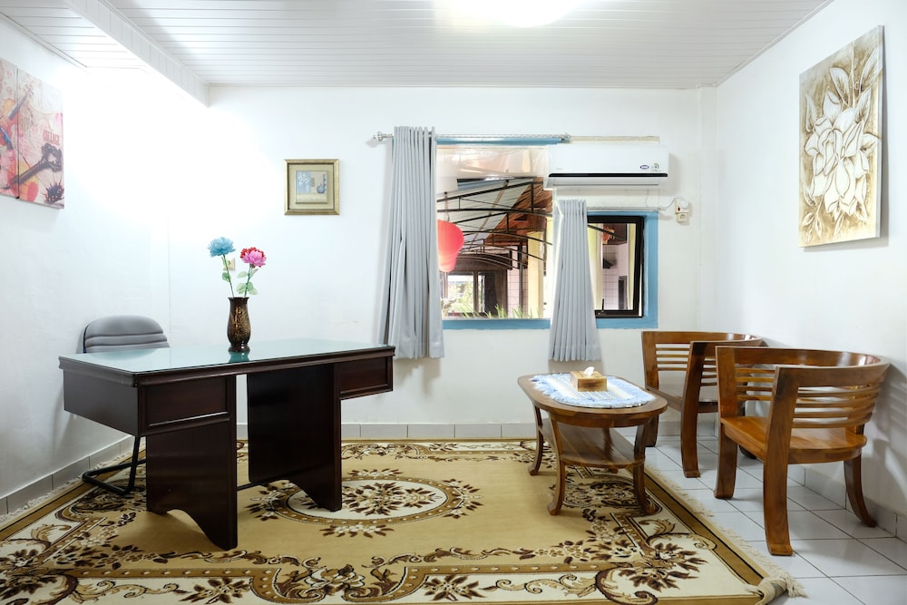 Hotel Martani 4/50