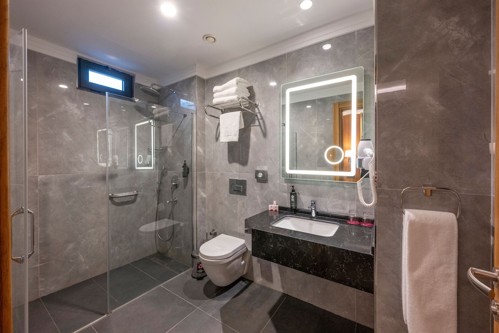 Ramada Encore by Wyndham Istanbul Sisli 53/55