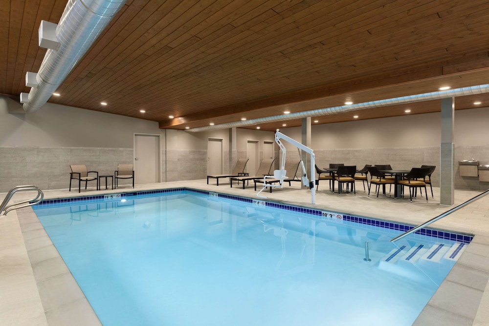 Hampton Inn Suites Seattle Renton 5/53