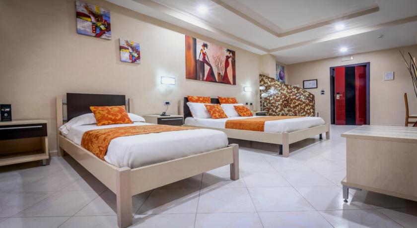 Room, Quadruple