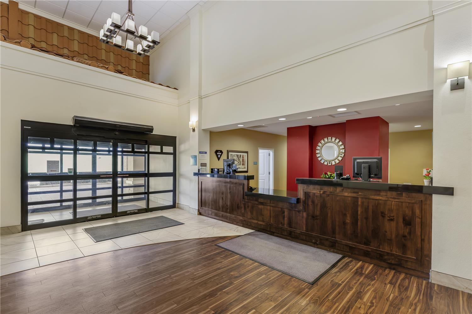 Best Western Plus Hudson Hotel & Suites 1/12