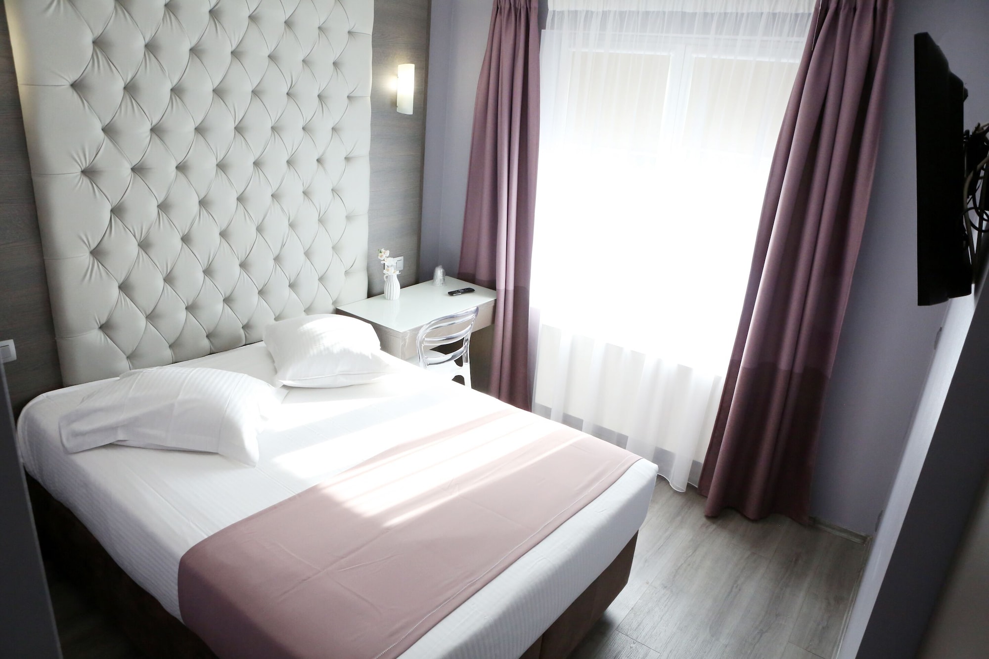 STANDARD, DOUBLE BED