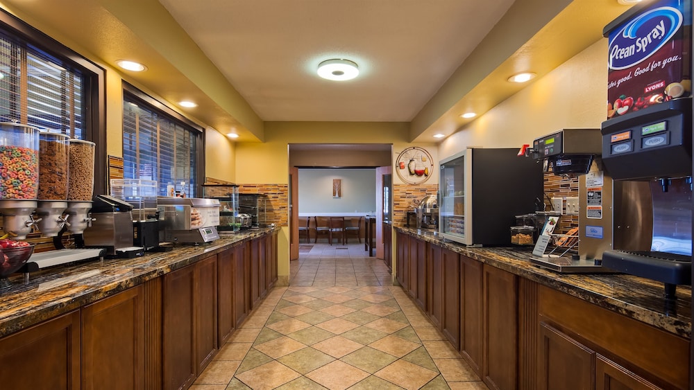Best Western Alexandria Inn 27/33