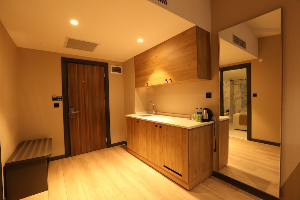 Incipark Hotel 8/48