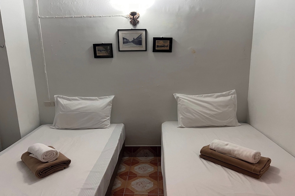 STANDARD, TWIN BEDS