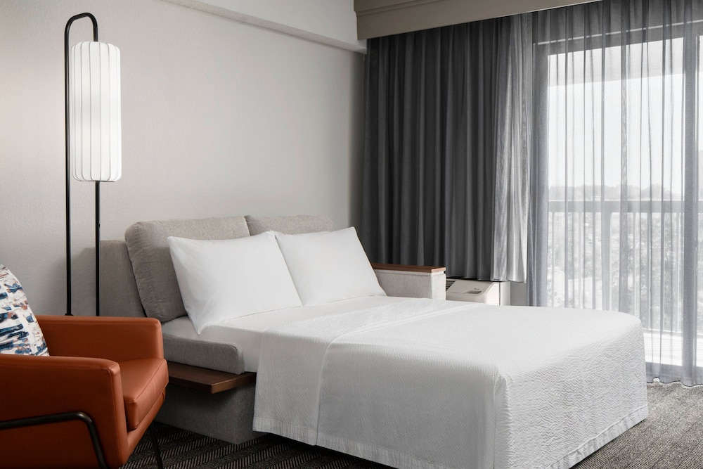 Courtyard By Marriott Butler Boulevard 9/43
