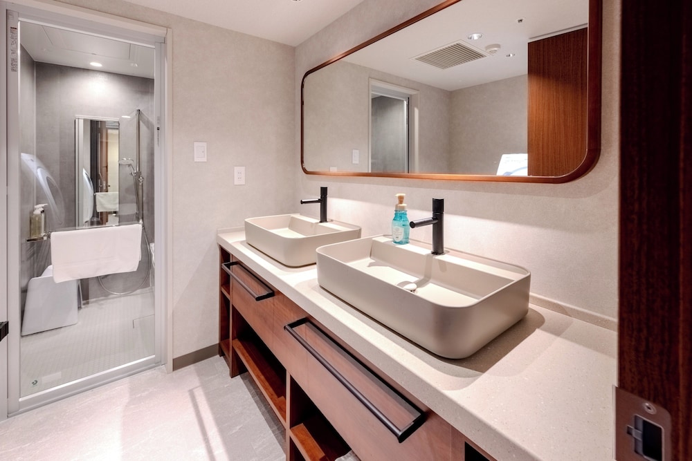 Family, 1 Single and 2 Queen Beds، Richmond Hotel Fukuoka Tenjin 2/5